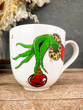 Lade das Bild in den Galerie-Viewer, Grinch Leo Hand - 400ml Tasse