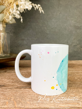 Lade das Bild in den Galerie-Viewer, Elefant mit blauen Hintergrund personalisiert - 330ml