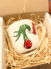 Lade das Bild in den Galerie-Viewer, Grinch Hand