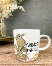 Lade das Bild in den Galerie-Viewer, Namaste Bitches Drache mit Blumen 400ml