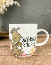 Lade das Bild in den Galerie-Viewer, Namaste Bitches Drache mit Blumen 400ml